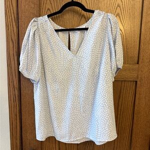 LC Lauren Conrad Light Blue Dot V-Neck Puff Sleeve Blouse